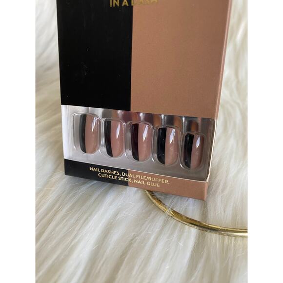 Red Aspen Nail Dashes- Grace and Balance (Medium black/brown nails - Picture 2 of 3